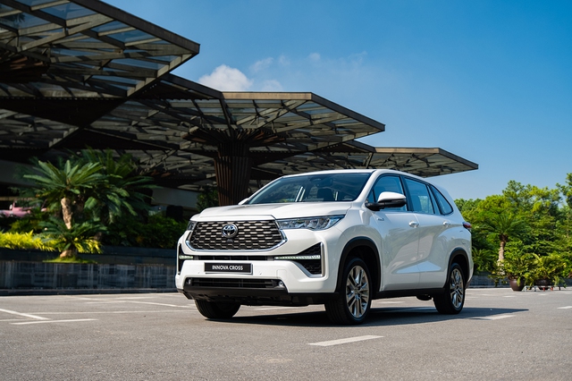 Toyota Innova Cross HEV phiên bản hybrid