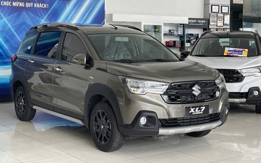 Suzuki XL7 Black Edition thiết kế và trang bị