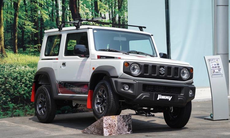 Suzuki Jimny tại showroom