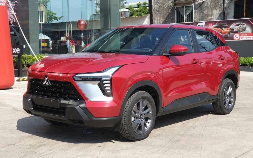 Mitsubishi Xforce GLX ưu đãi lệ phí trước bạ