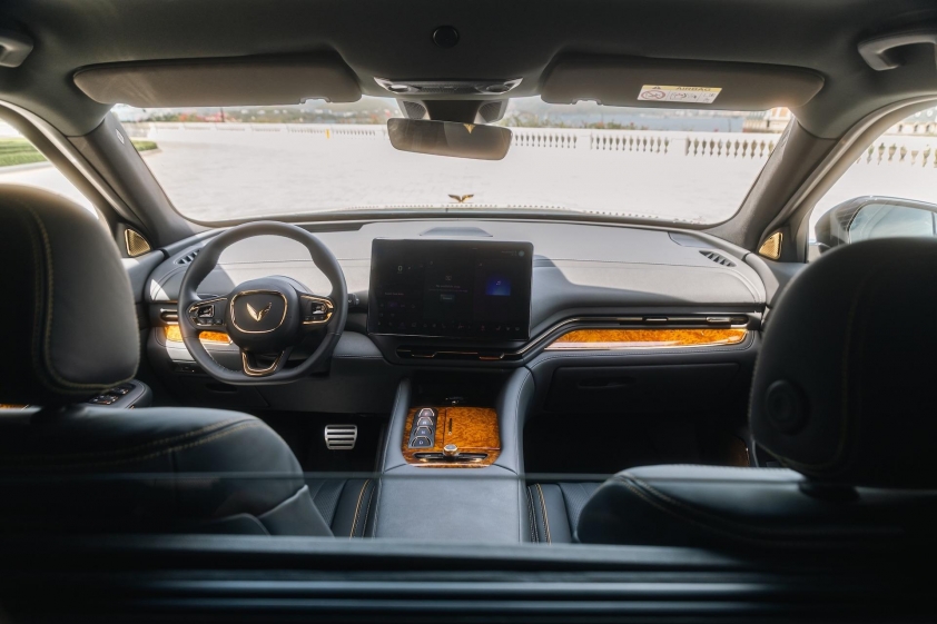 Khoang nội thất cao cấp của SUV Lạc Hồng
