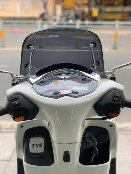Yên rộng rãi của xe