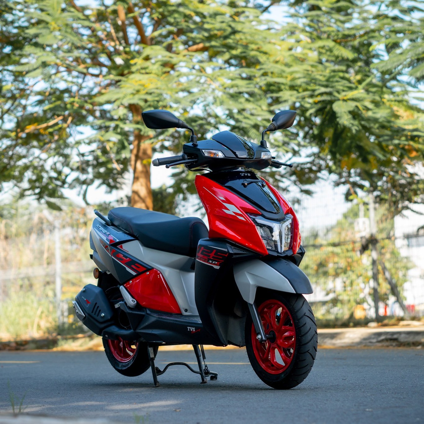 Mẫu xe thể thao Ntorq RE màu xanh dương
