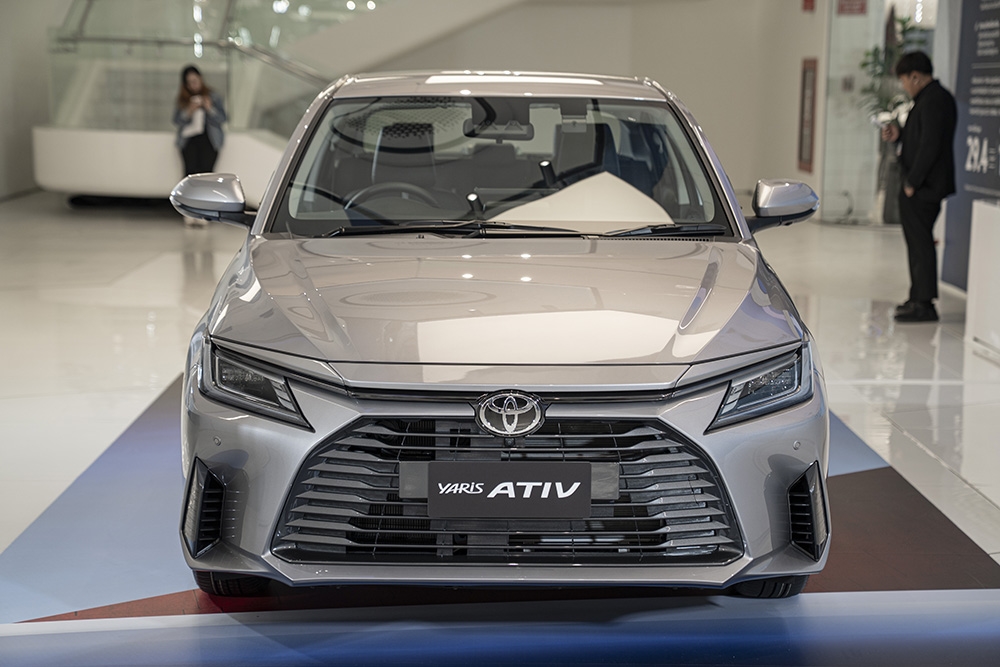 Khác biệt giữa bản hybrid và xăng thường