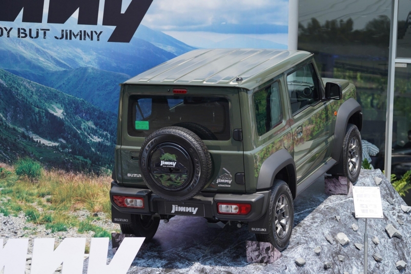 Suzuki Jimny cạnh tranh cùng phân khúc
