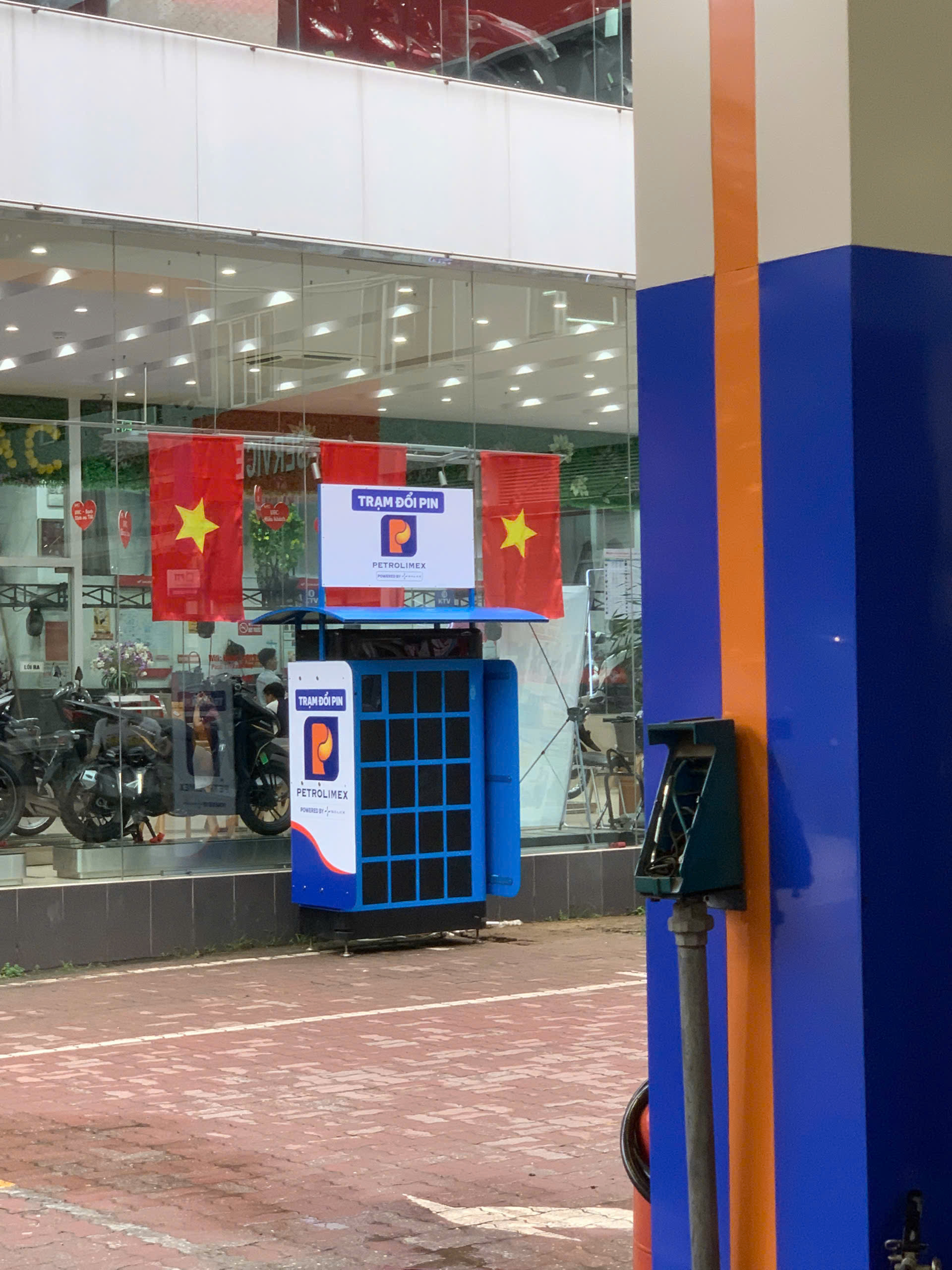 Trạm đổi pin hiện đại tại Petrolimex