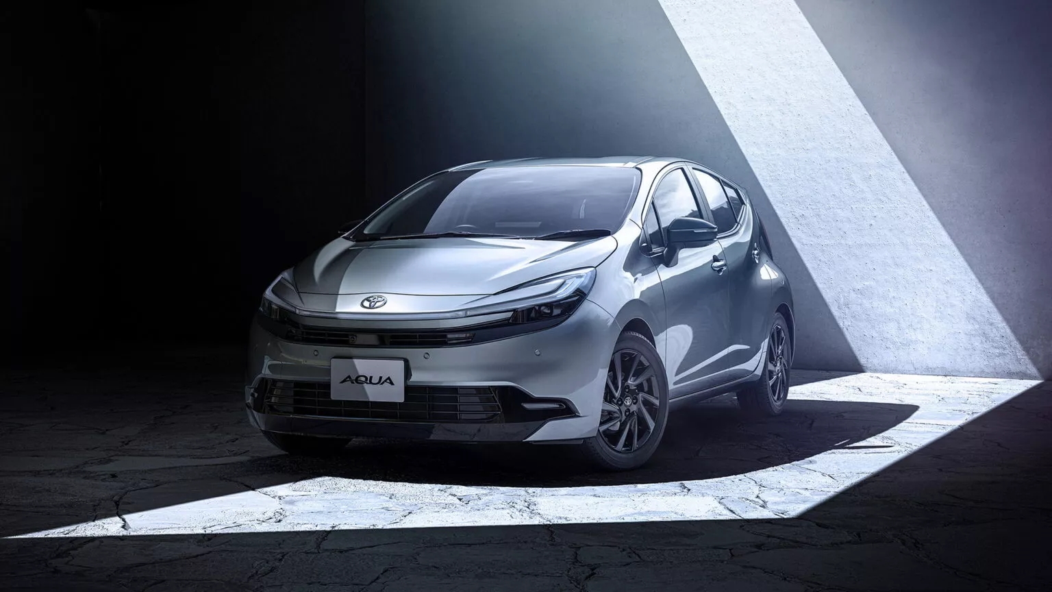 Đèn LED nối liền trung tâm trên Corolla Cross mới
