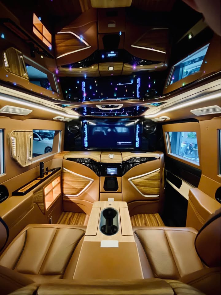 Khoang nội thất cải tạo của Mercedes-Benz V 250