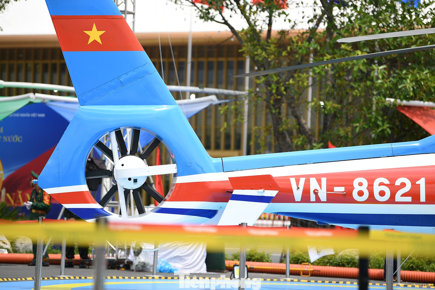 Cánh quạt đuôi bọc kín giảm tiếng ồn