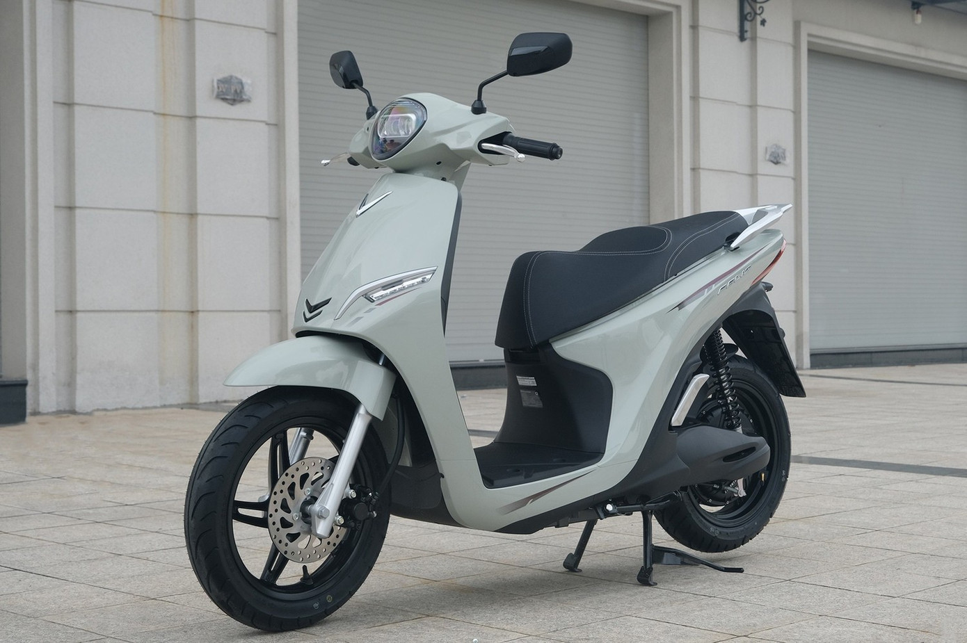 Mẫu xe máy điện trang bị 2 pin