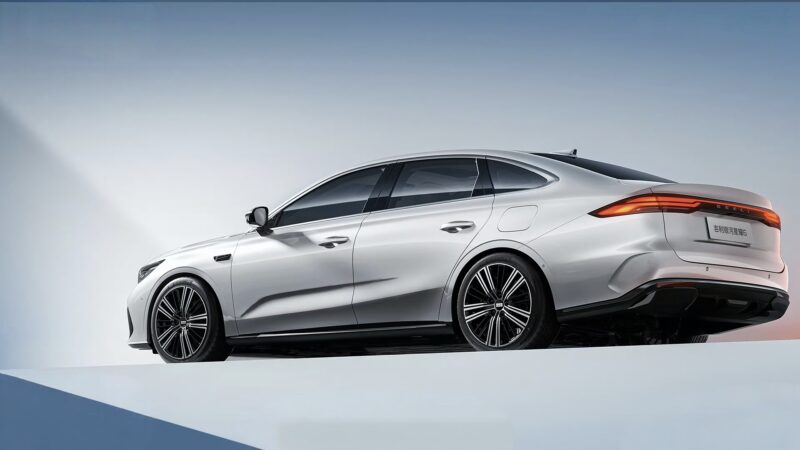 Thân xe kiểu dáng fastback