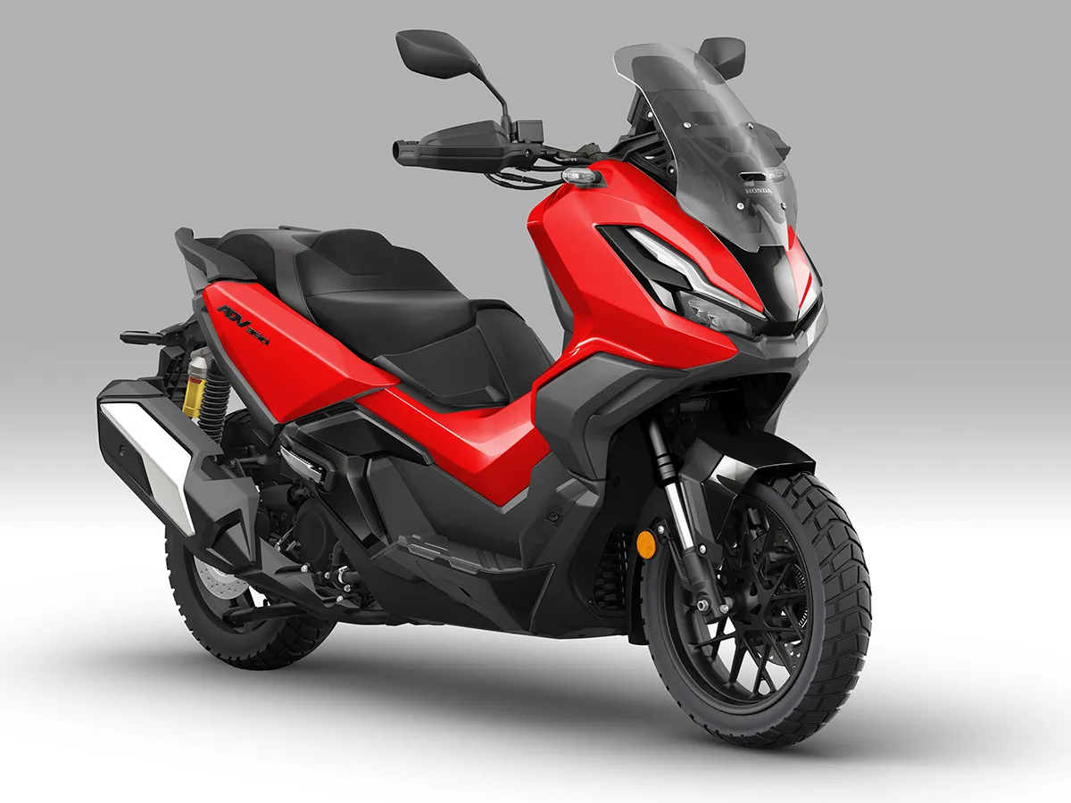 Một số đại lý Honda chính hãng đã nhận đặt cọc mẫu ADV350 từ vài tháng trước.