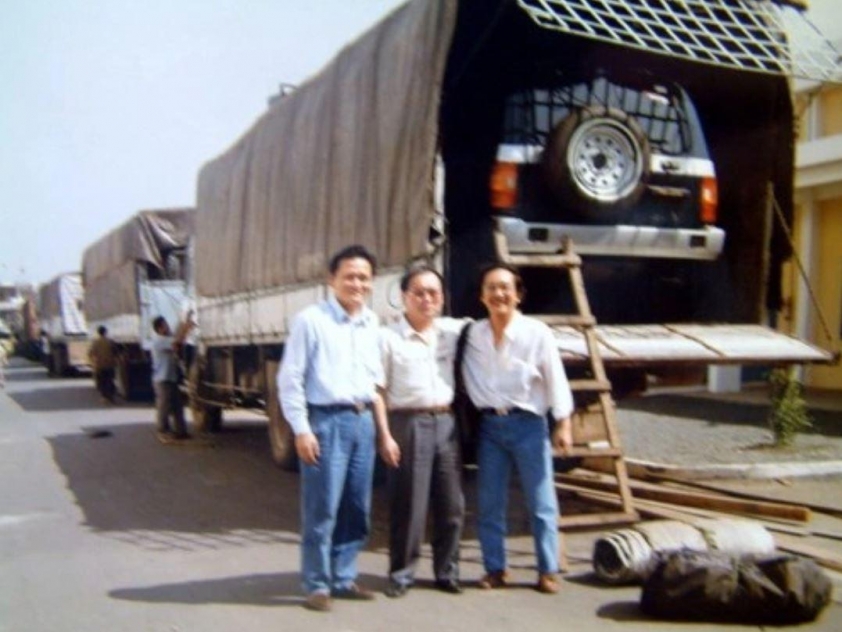Ô tô xuất khẩu từ Việt Nam