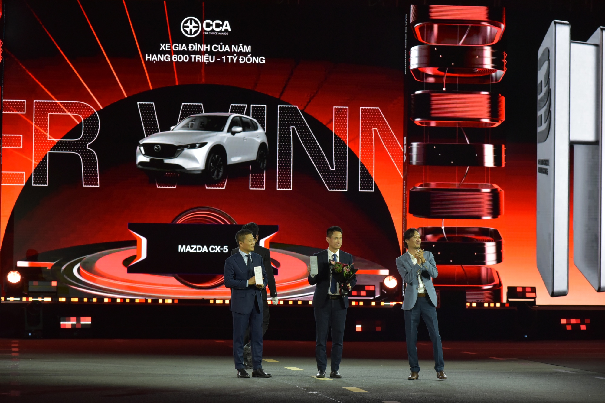 Lễ trao giải cho đại diện xe Mazda CX-5