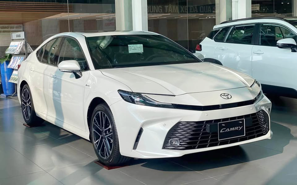Toyota Camry thế hệ mới Toyota Camry mới được giảm giá mạnh