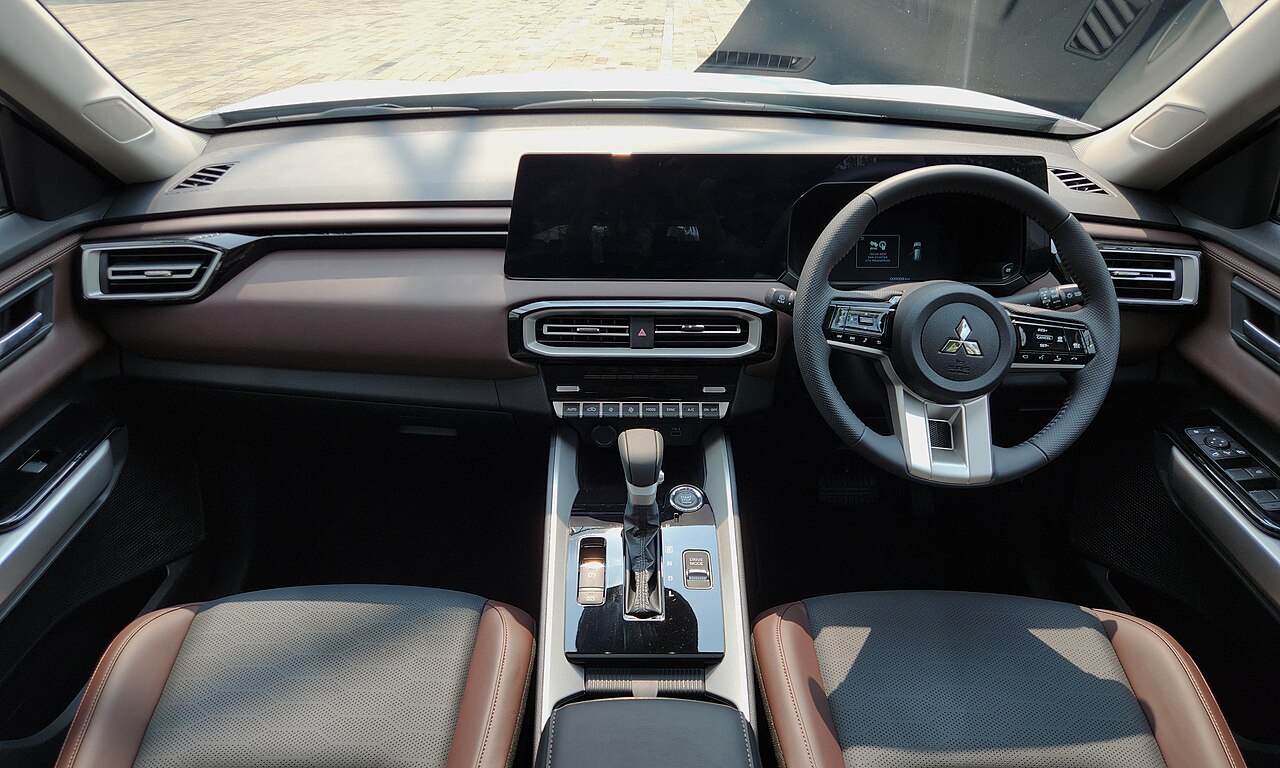 Nội thất xe Mitsubishi Destinator giống Xforce Cabin nội thất hiện đại