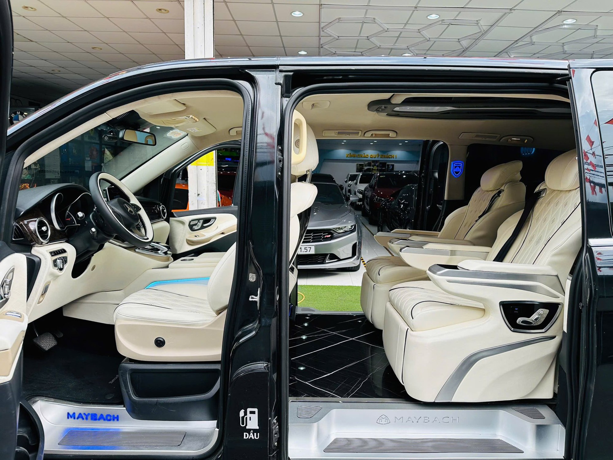 Động cơ máy dầu của Mercedes-Benz V 220d Động cơ tiết kiệm nhiên liệu trên V 220d