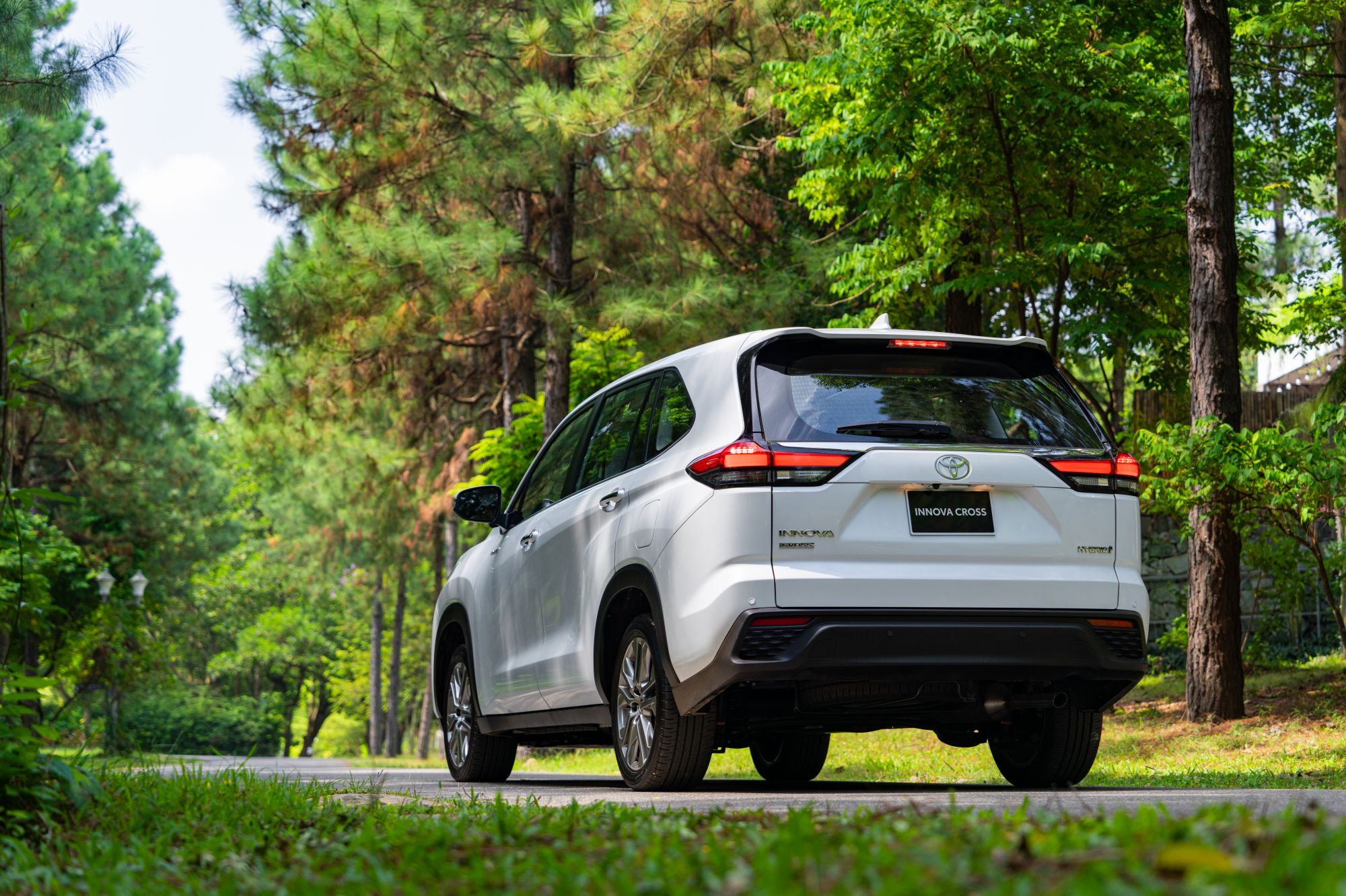 Đấu Limo Green, Toyota mang về Việt Nam xe Innova mới: Thiết kế không đổi nhưng giá rẻ hơn cả trăm triệu- Ảnh 3. Phiên bản giá rẻ dự kiến của Innova Cross