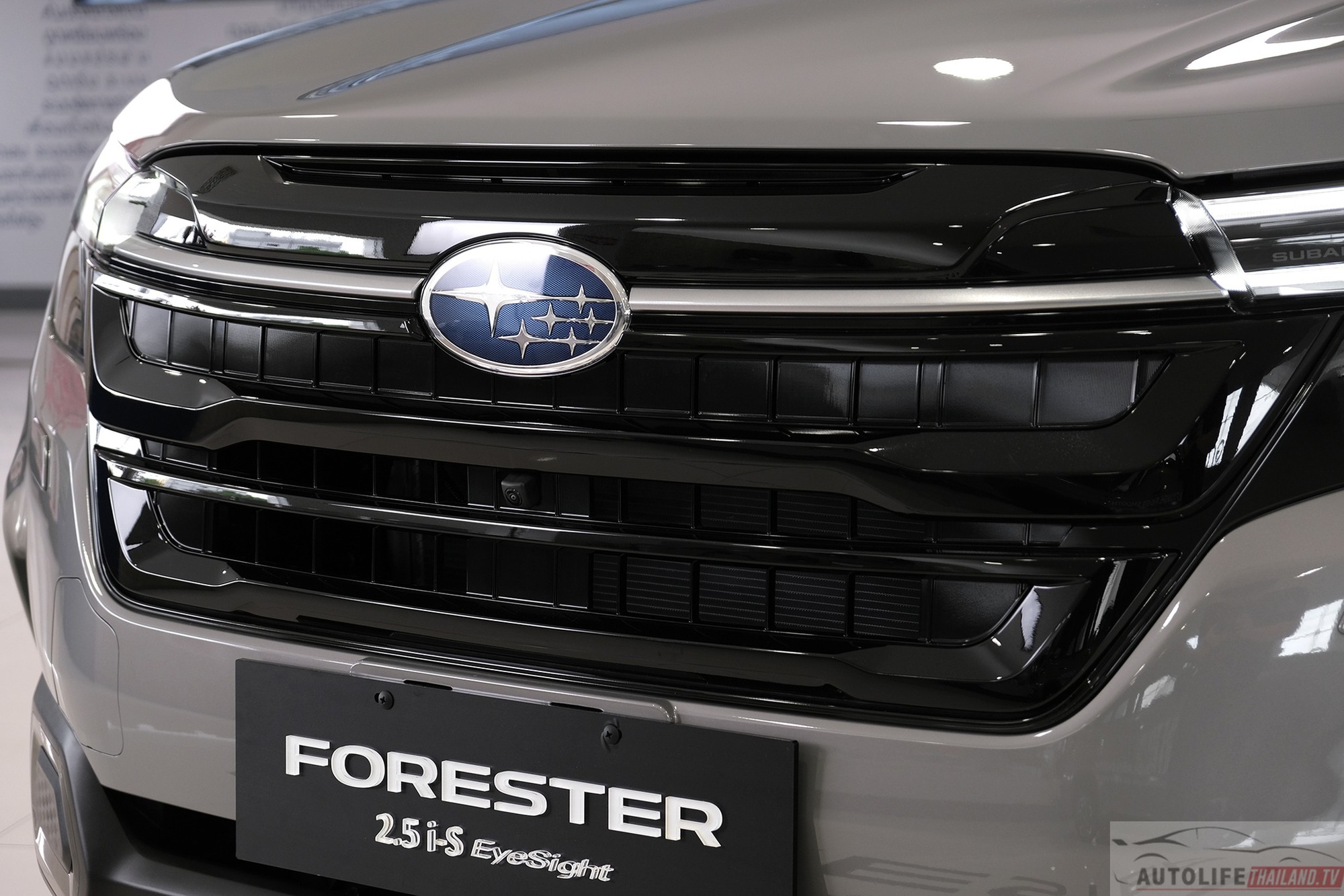 Góc nhìn bên hông xe SUV