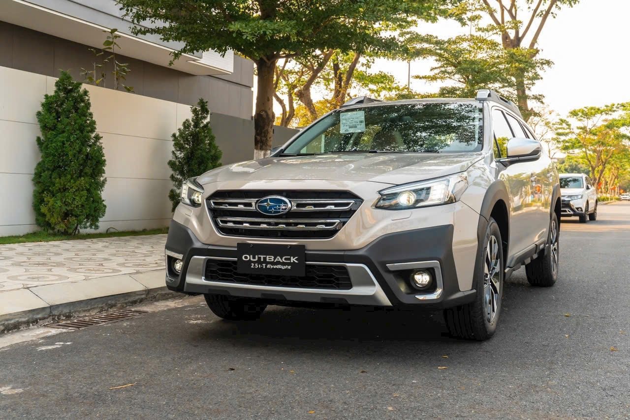 Subaru Outback được giảm giá sâu Subaru Outback đời sâu được ưu đãi tại đại lý Hà Nội