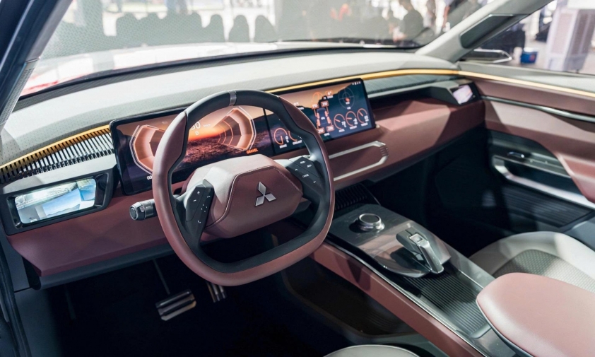 Khoang nội thất rộng rãi với công nghệ hiện đại