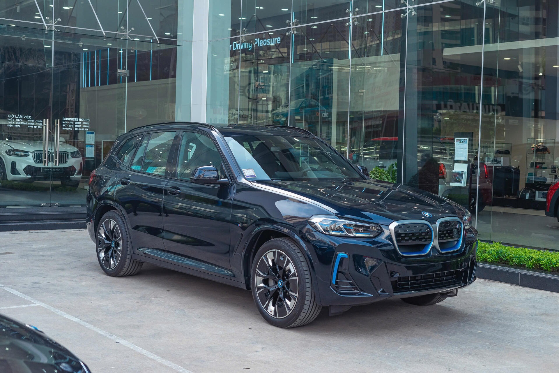 BMW iX3 giảm sâu trên thị trường BMW iX3 được đại lý giảm giá nhiều tại Việt Nam