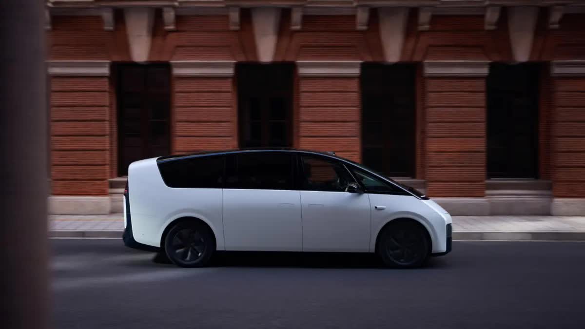 Xe ô tô điện Trung Quốc bất ngờ bốc cháy chỉ còn trơ khung thép khi đang chạy mà không hề có va chạm!- Ảnh 3. Thông số kích thước mẫu MPV điện Li Auto Mega