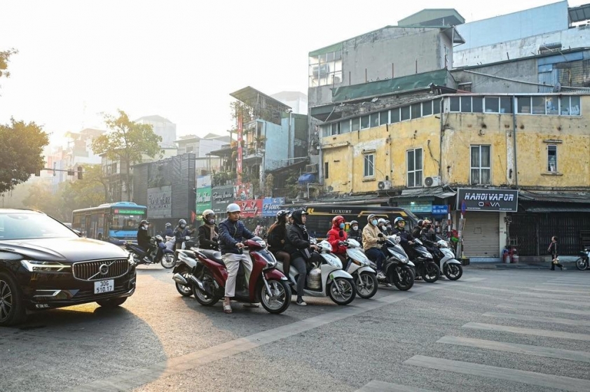 Người dân đổi xe máy cũ sang xe máy điện