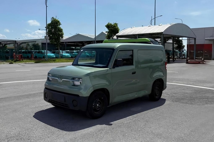 VinFast EC Van 2 VinFast EC Van chuẩn bị bàn giao