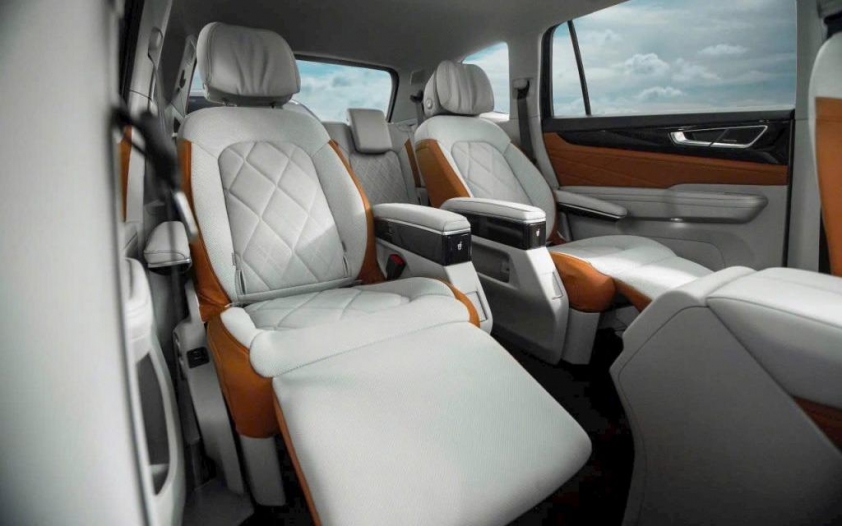 Volkswagen Teramont President 5 Màn hình trung tâm và bảng đồng hồ kỹ thuật số