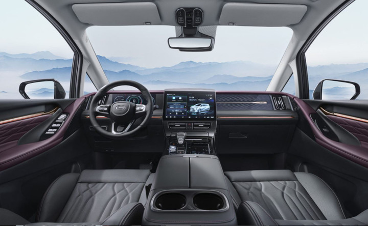 Thiết kế nội thất tinh gọn của BYD so với GAC