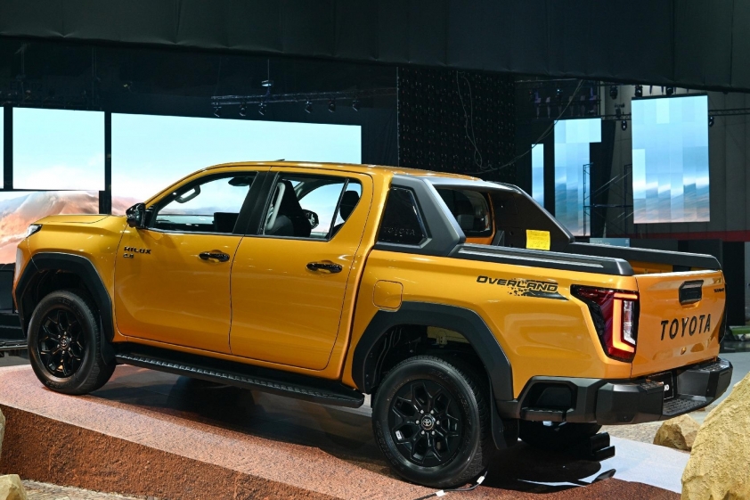 Toyota Hilux 2026 tại đại lý Việt Nam