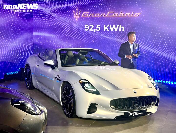 GranCabrio Folgore là mẫu xe mui trần điện đầu tiên tại Việt Nam. Xe mui trần thuần điện Maserati GranCabrio Folgore tại Việt Nam