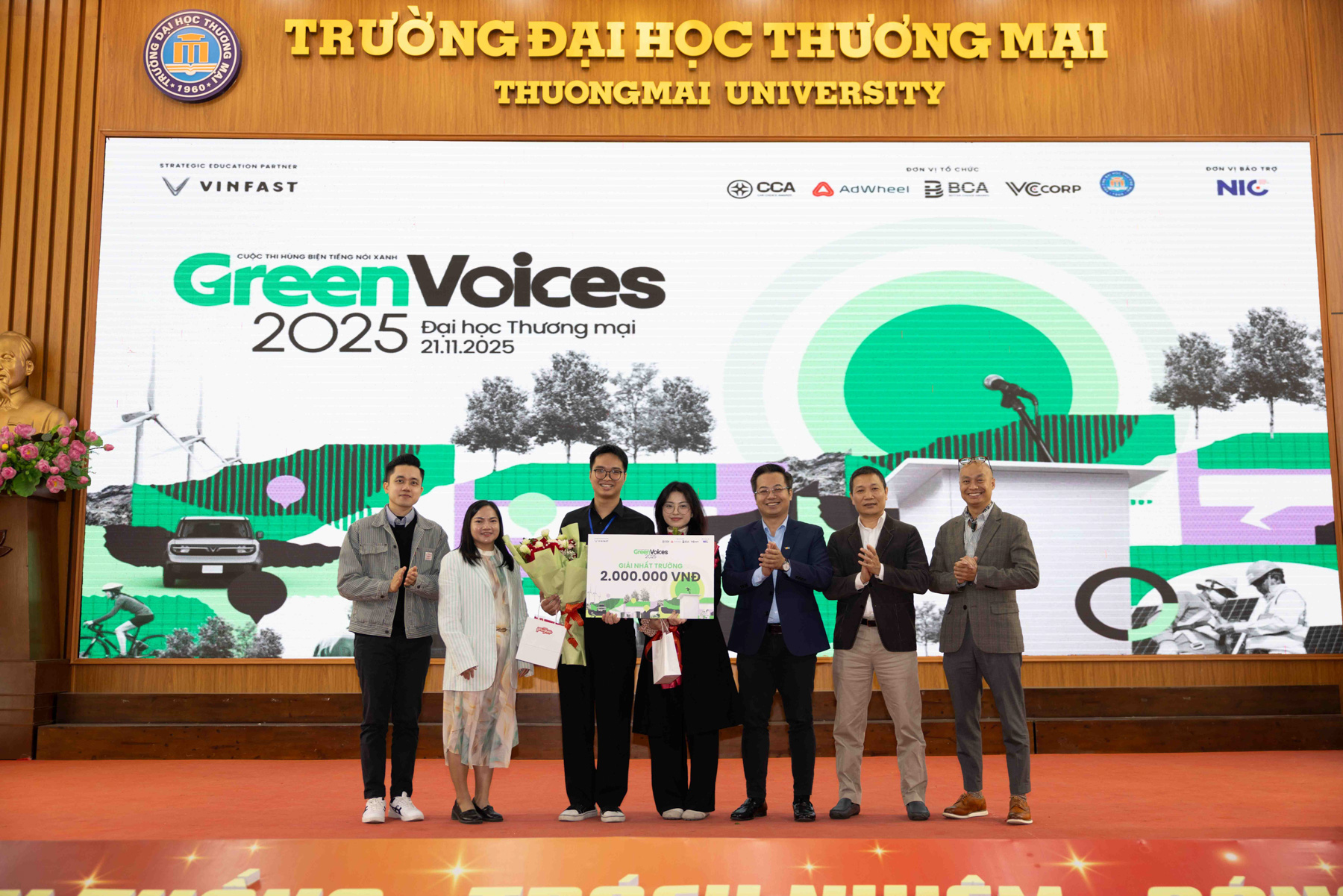 Giải Nhất Green Voices tại Đại học Thương mại
