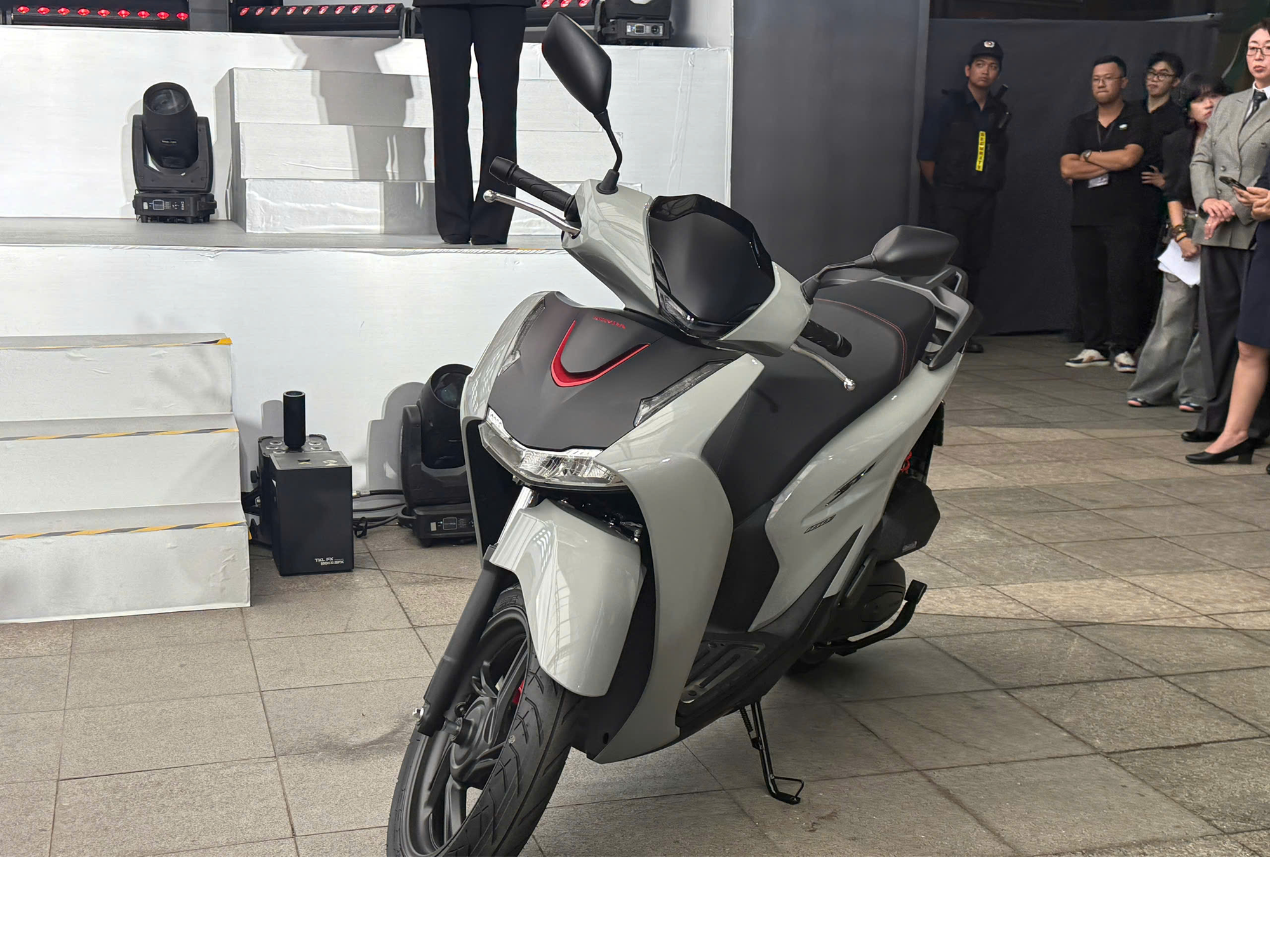 Honda SH 2026 thiết kế hiện đại Honda SH 2026 với thiết kế thanh thoát và cụm đèn LED