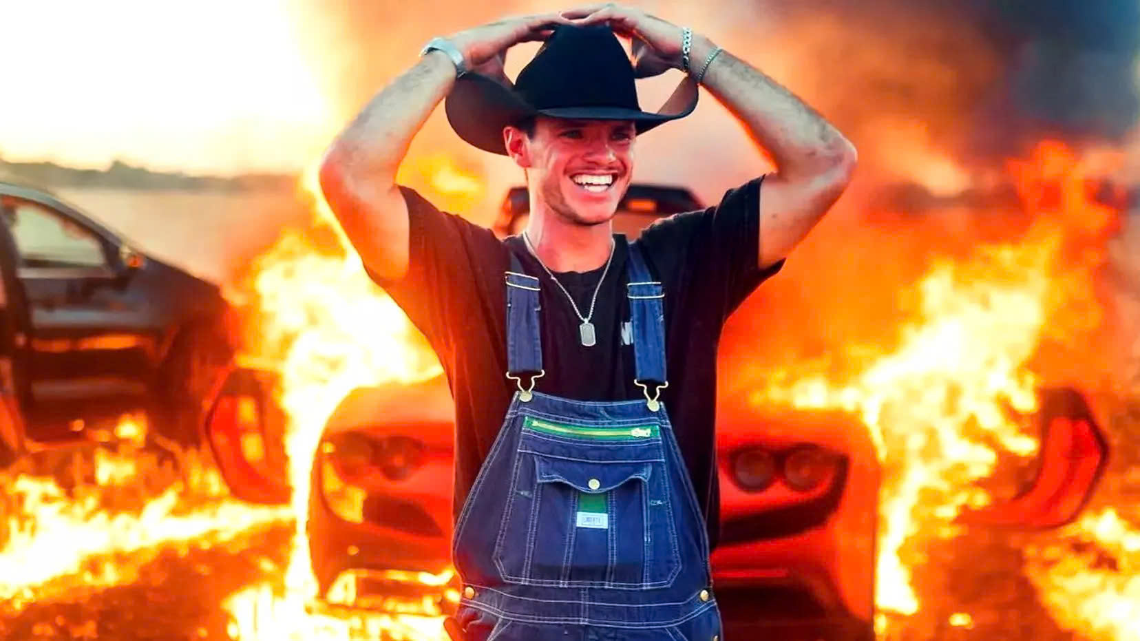 Video phá hủy Ferrari F8 Tributo Video đốt xe Ferrari F8 Tributo