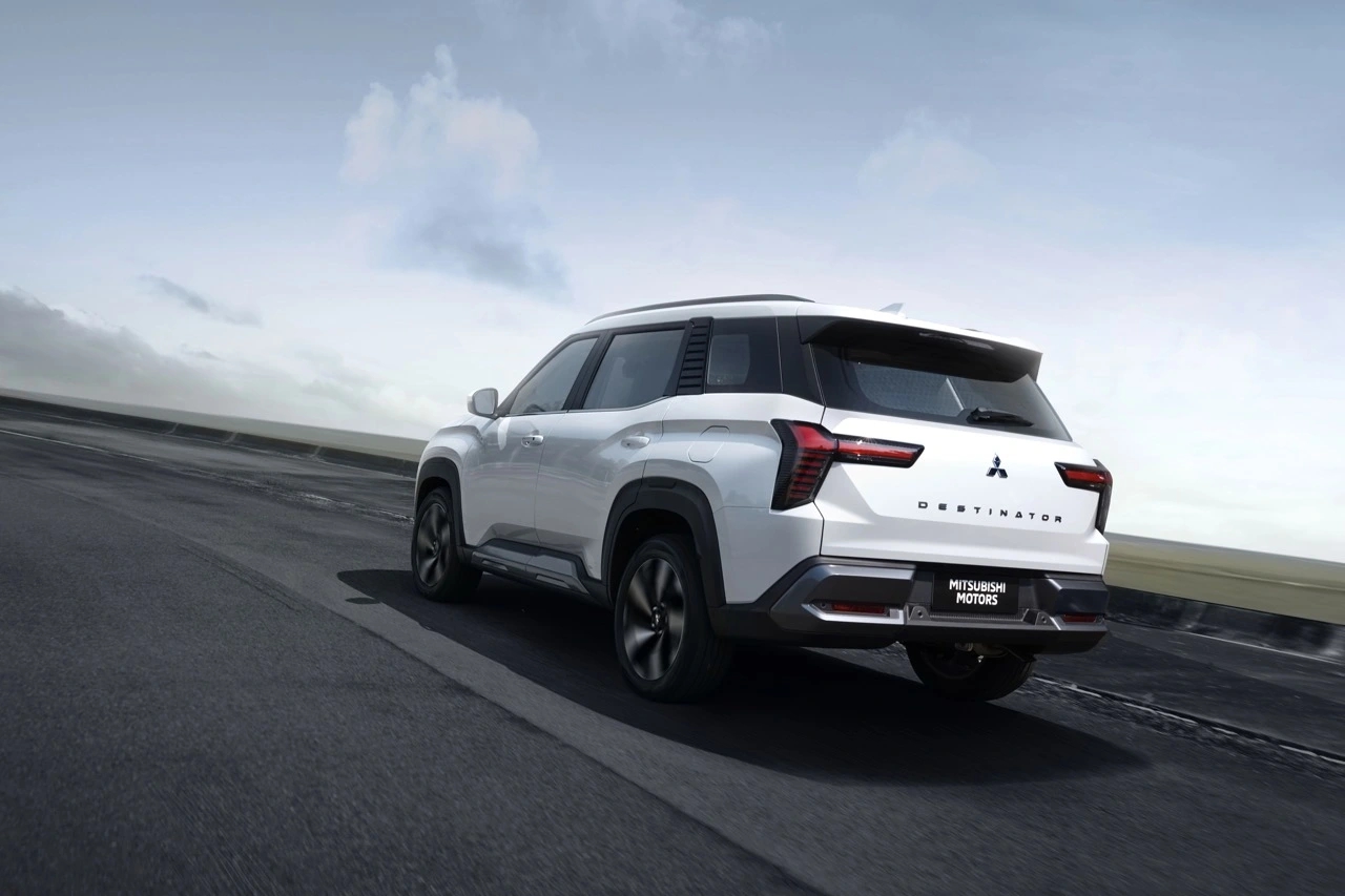 Khoảng sáng gầm cao của Mitsubishi Destinator Khoảng sáng gầm 214 mm của Mitsubishi Destinator vượt trội trong phân khúc