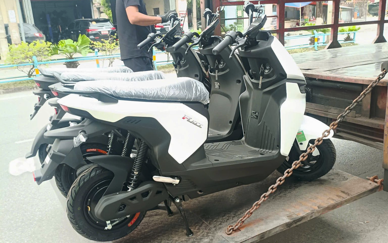 Xe máy điện ZGoo và Flazz tại showroom