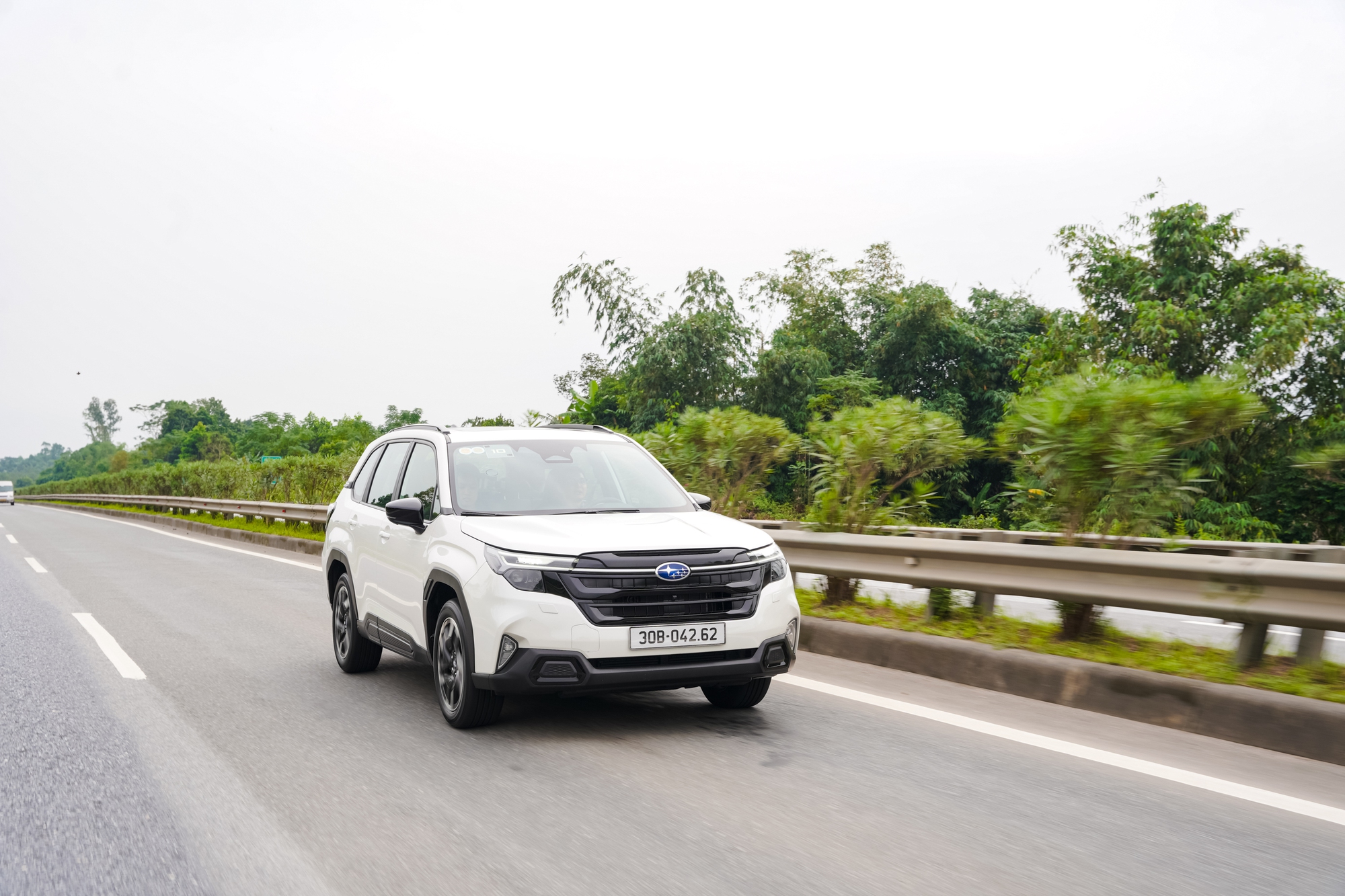 Cầm lái Subaru Forester vừa ra mắt: Động cơ mạnh hơn, tăng tốc tốt hơn nhưng ‘nước hậu’ còn yếu- Ảnh 4. Động cơ 2.5L thế hệ mới trên Forester