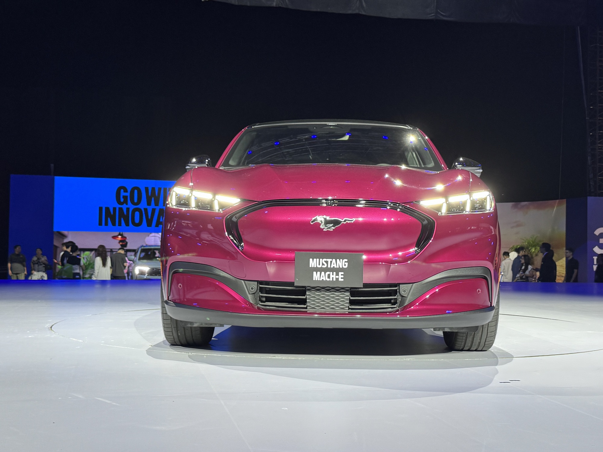 Nhiều mẫu ô tô ế ẩm, doanh số rớt mạnh- Ảnh 2. Ford Mustang Mach-E thuần điện