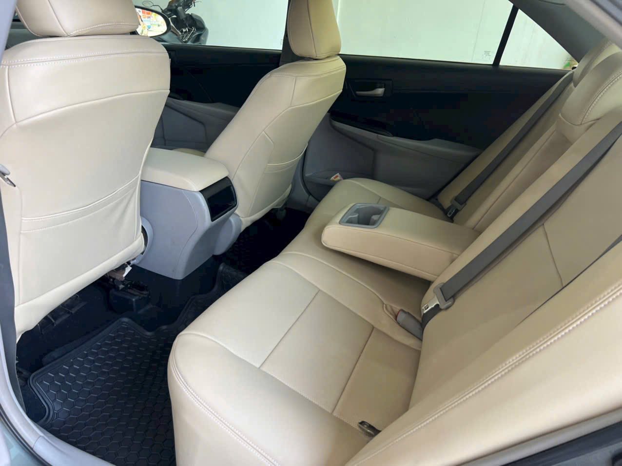 Trang bị an toàn vượt trội trên Toyota Camry nhập Mỹ