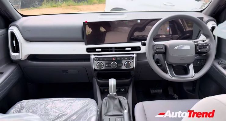 Khoang lái với màn hình đôi 12,3 inch