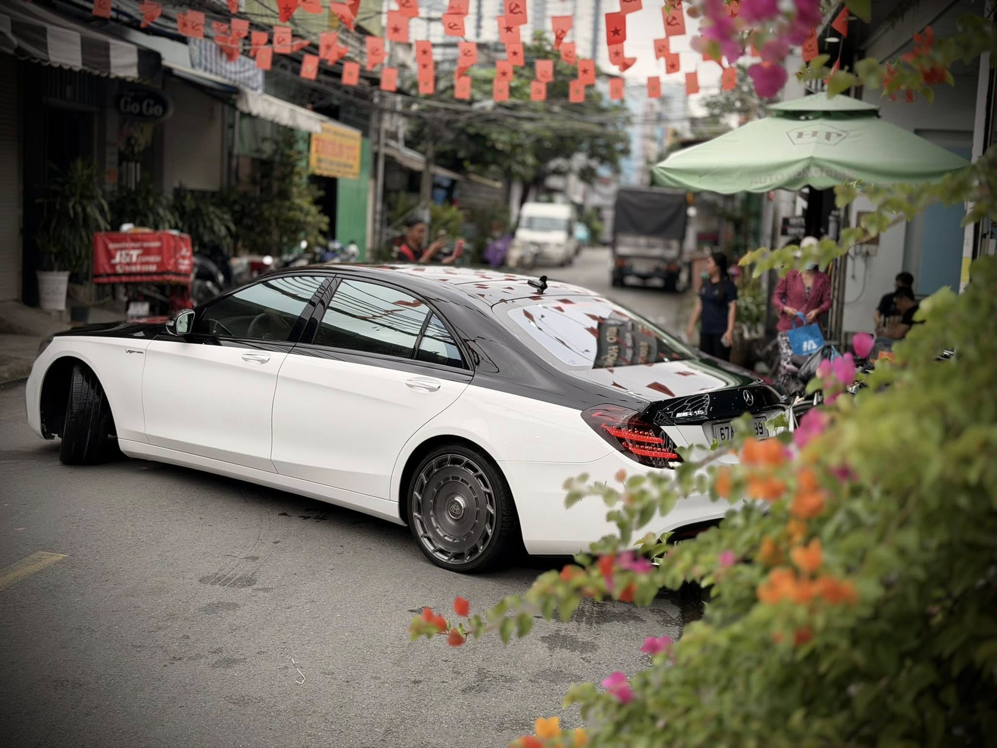 Nội thất da trắng kem Ghế da trắng kem trong Mercedes-Benz S 400