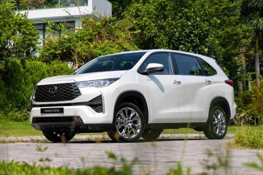 Ngoại thất các phiên bản Toyota Innova Cross