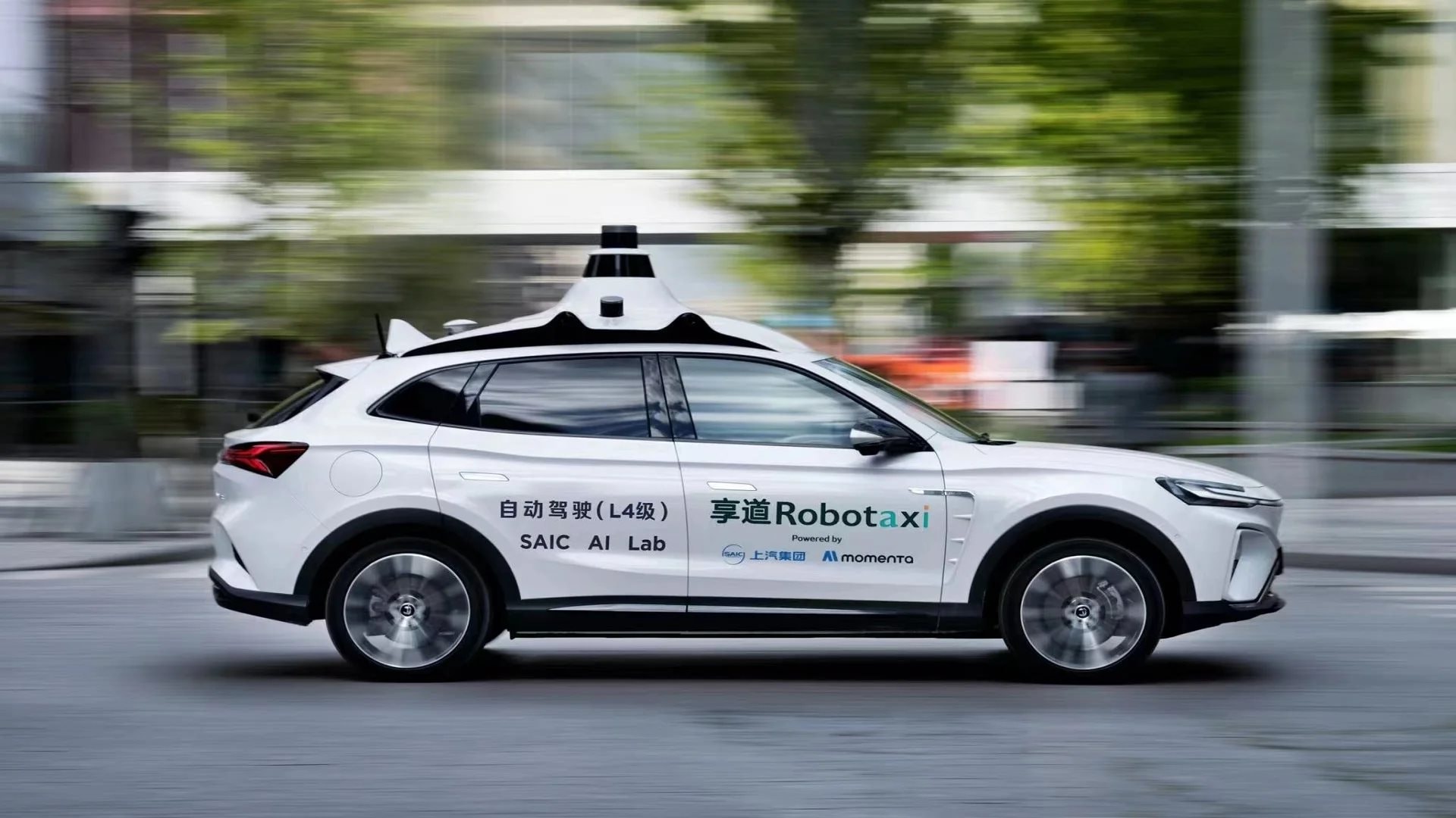 Robotaxi di chuyển trên đường phố Trung Quốc